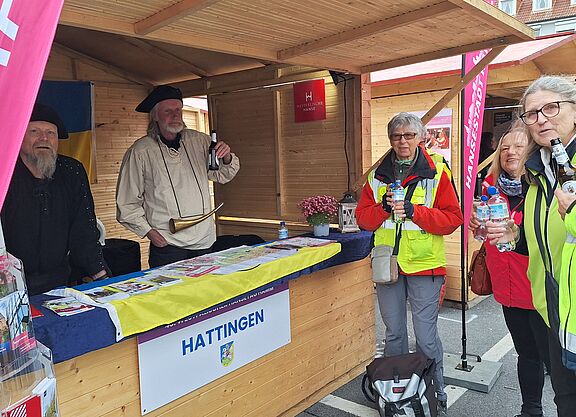 Das Hattinger Hanse-Team begrüßt die Hanse-Radler
